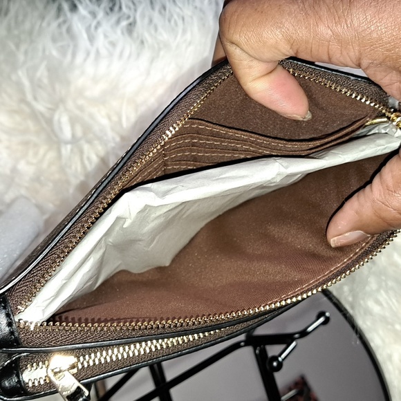 Coach NWTs Signature Black Double Zip Wallet - Picture 4 of 6